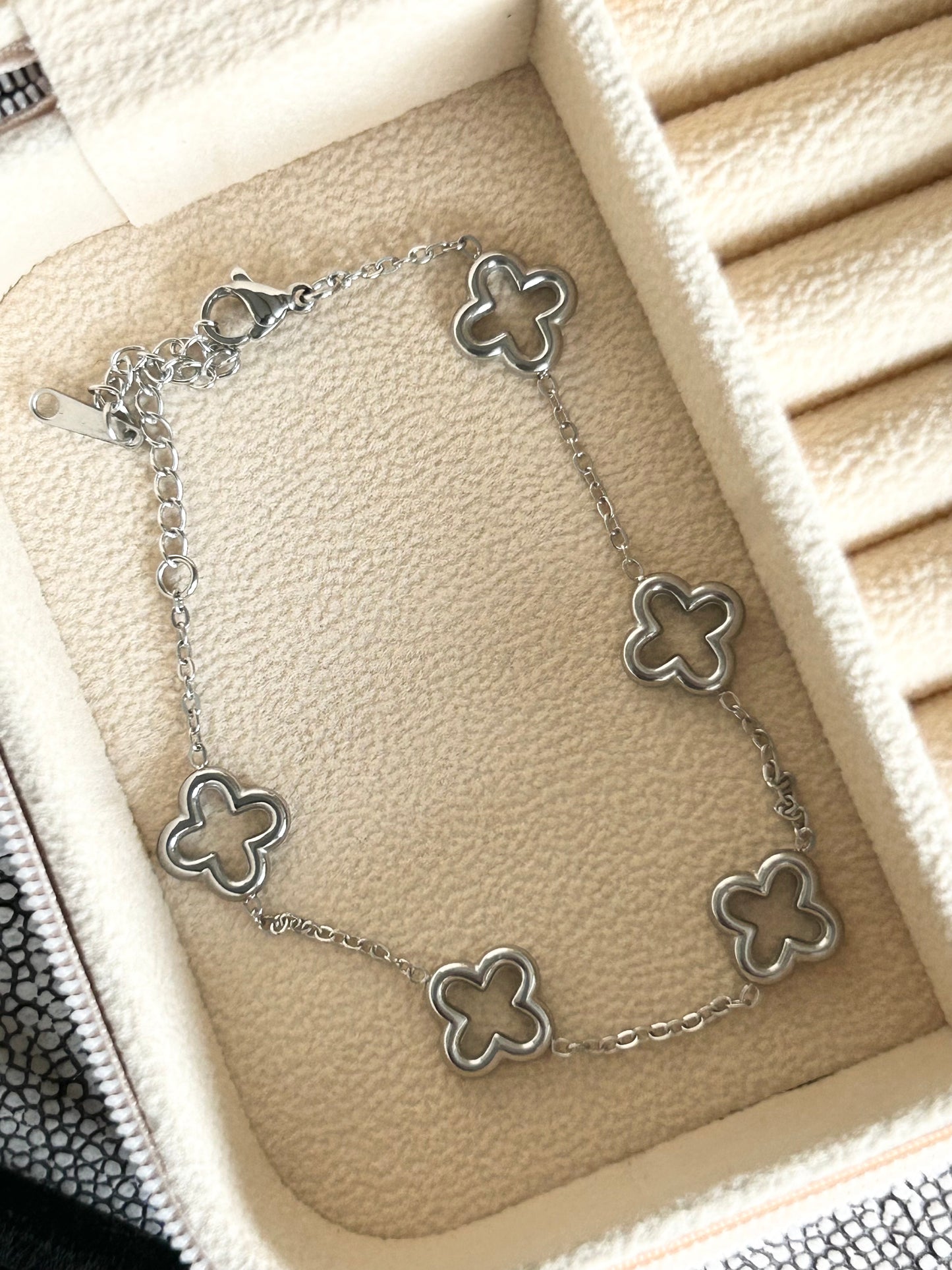 Grace Clover Bracelet